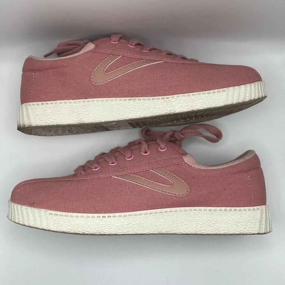 TRETORN NYLITE CANVAS SNEAKERS IN BLUSH PINK WOMEN’S SZ 7.5M